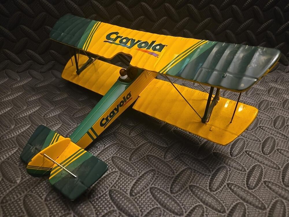 Gearbox Crayola Sopwith Pup 1917 Biplane Die Cast Airplane Limited Edition 1:32